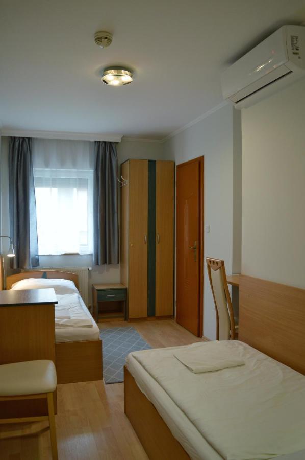 Bed and Breakfast Alfred Panzio Budapest Exterior foto